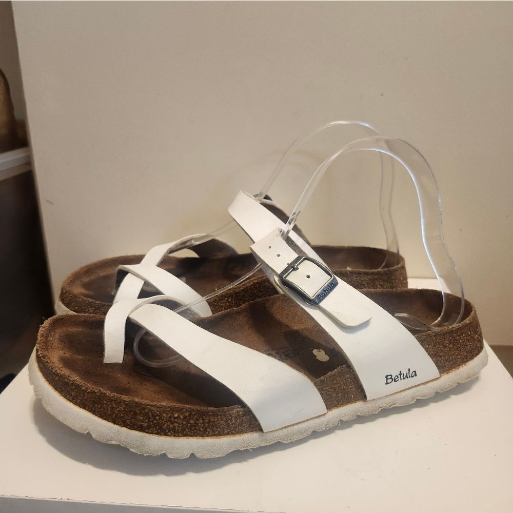 Betula by Birkenstock "Mayari" White Leather Toe Loop Strap Sandals Sz.7/38 $145